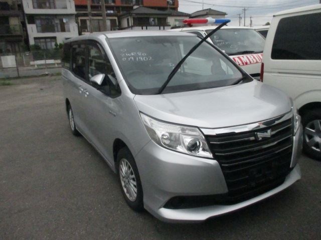 Toyota-Noah-2016(LED Hybrid)