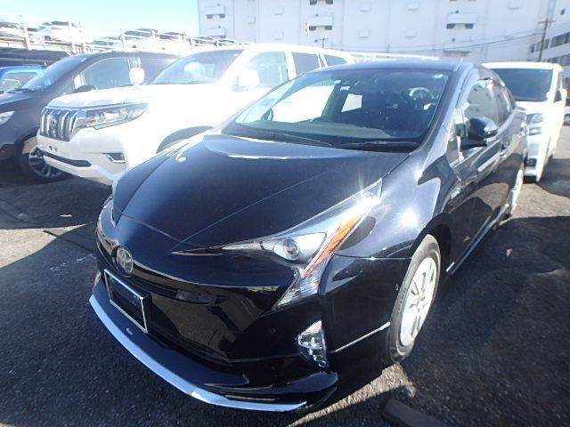 Toyota-Prius-2018(S-Safty Plus)